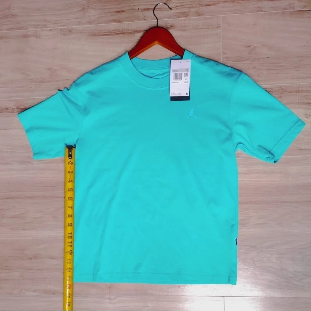 Jordan Men's green Short Sleeve Tee size XS brand new W tags